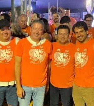 Após encontro com Lula, Arthur Lira curte o carnaval de Salvador ao lado de aliado