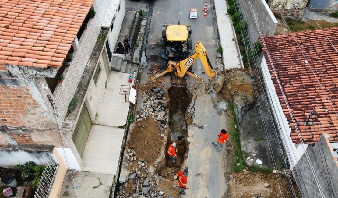 Prefeitura inicia troca de tubulação de drenagem danificada no Jaraguá