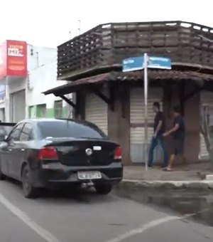 [Vídeo] Falta de vagas de estacionamento prejudica fluxo de pessoas no Centro de Arapiraca