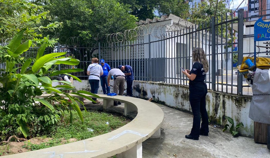 Homem é morto a tiros na Praça Lions, no bairro da Pajuçara