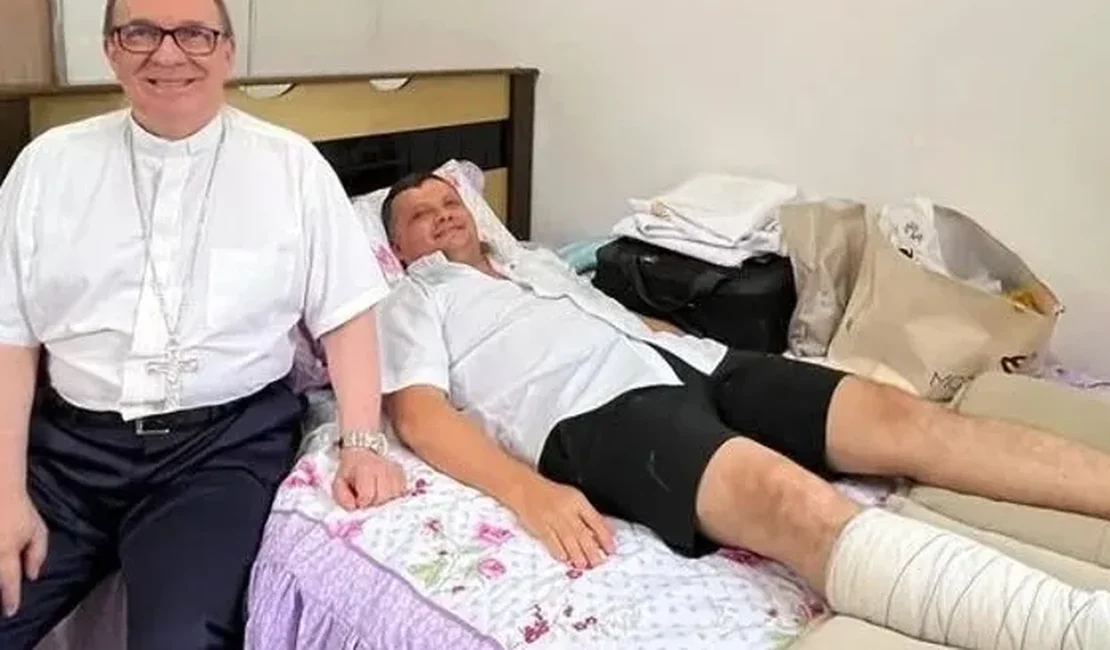Padre José, da Paróquia São Luiz Gonzaga, deve passar por cirurgia após queda de telhado