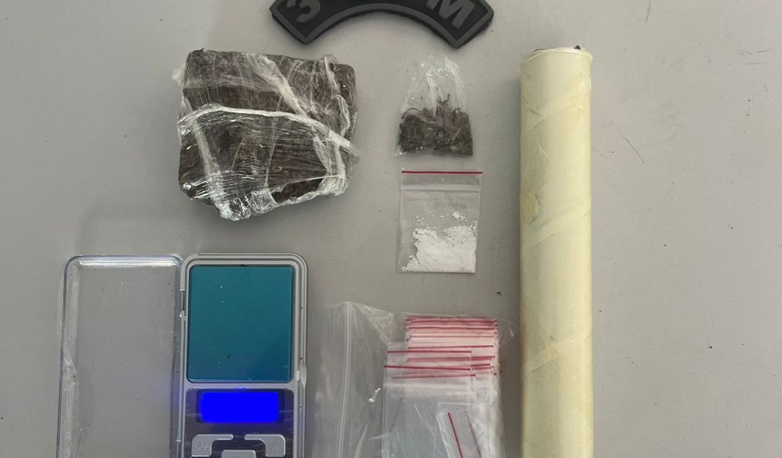 Jovem de 27 anos é flagrado com maconha e cocaína em Arapiraca