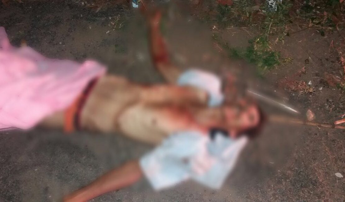 Ciclista morre ao colidir frontalmente com ambulância no Agreste de Alagoas 