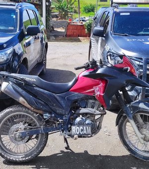 Veículo roubado em Pernambuco é achado abandonado em Novo Lino