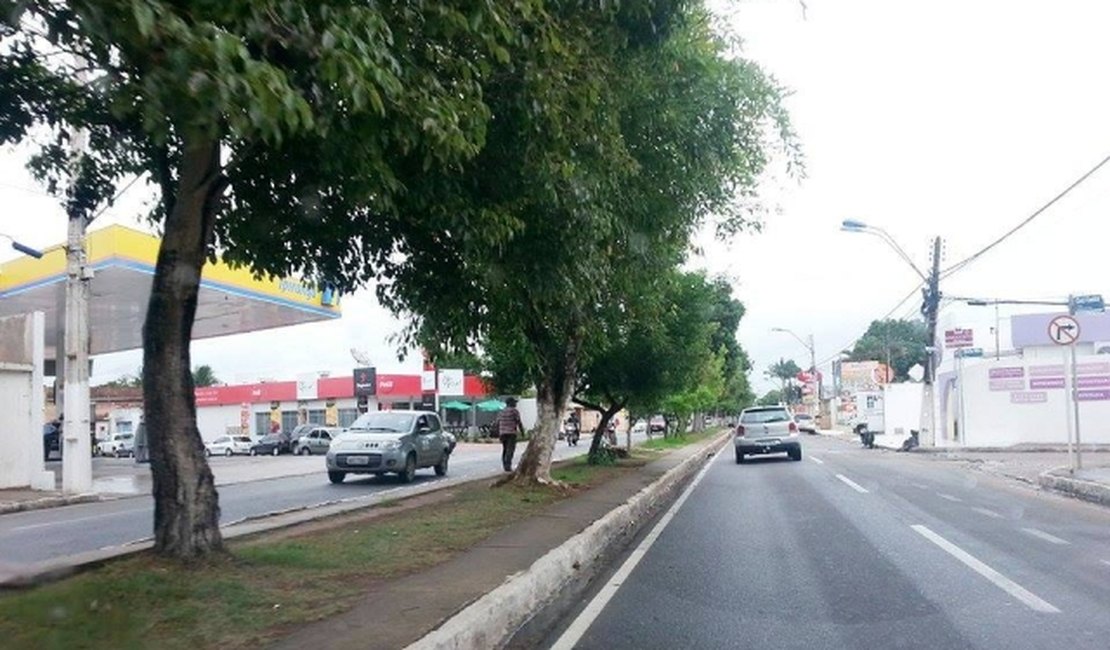 Duas colisões entre veículos foram registradas na noite de segunda-feira em Arapiraca
