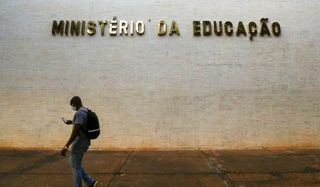 MEC anuncia processo seletivo para 60 mil vagas remanescentes do Fies