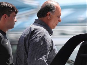 À PF, Pezão diz que só ganhou sistema de som de Cabral