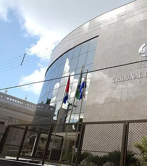 Justiça condena deputado por divulgar notícia falsa sobre violência