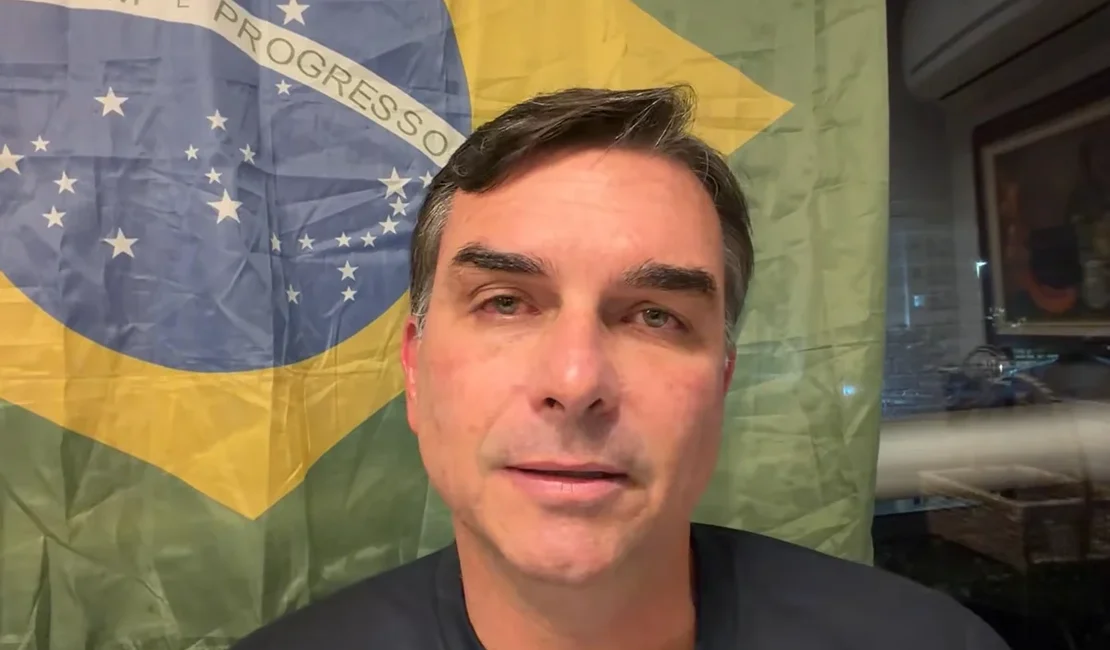 Flávio: Moraes tenta “interferir nas eleições” ao proibir visitas a Bolsonaro