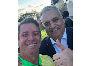 Cabo Bebeto e Alfredo Gaspar participam de caminhada em Brasília a favor da anistia