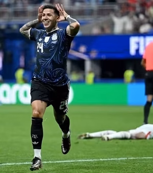 Lautaro marca no fim, Argentina vira sobre Inglaterra e vai à final da Copa