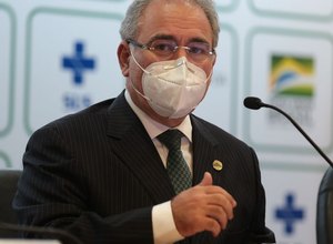 População adulta deve estar 100% vacinada até outubro, diz Queiroga