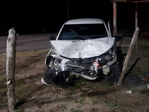 Colisão entre veículos deixa uma mulher ferida na Barra de São Miguel