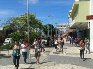 Suspeito é preso em flagrante empurrando moto furtada no Centro de Arapiraca