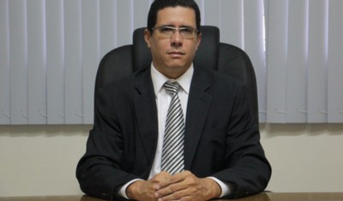 Após morte de menor em tentativa de fuga, Renan Filho exonera secretário