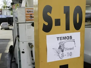 Petrobras ajusta preços do diesel para R$ 1,12
