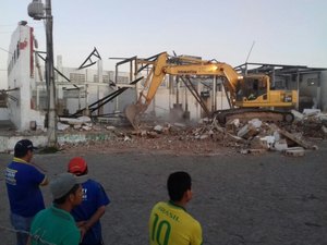 Antigo matadouro público de Arapiraca é demolido