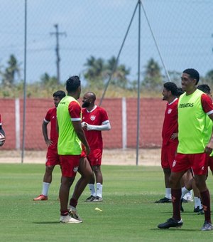 CRB se prepara para jogo no domingo no Estádio Rei Pelé, em Maceió