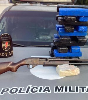 Mais de 16kg de entorpecentes são encontrados em matagal em Rio Largo