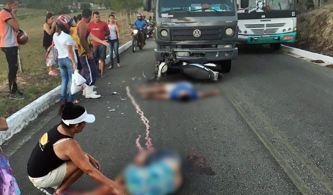 Acidente entre caminhão e moto deixa vítima fatal em Junqueiro