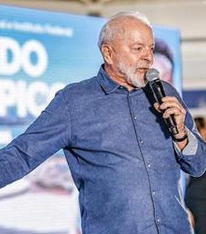 Lula diz que salário de professor 'não é alto' e situação é 'ruim', mas não promete aumento