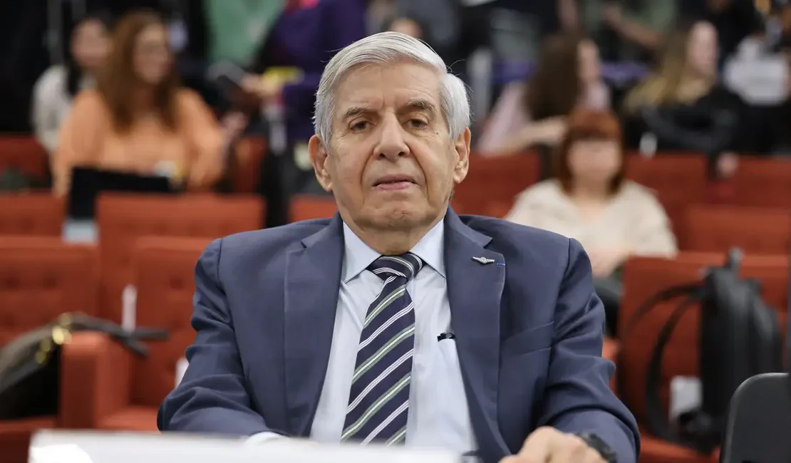 Heleno e Paulo Sergio são presos para cumprir pena por trama golpista