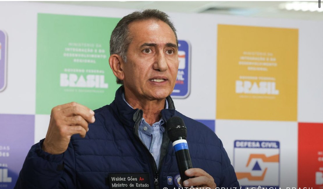 Governo anuncia envio de equipes para região destruída por ciclone