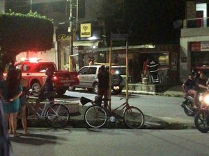 [Vídeo] Lanchonete incendeia no Centro de São Luís do Quitunde