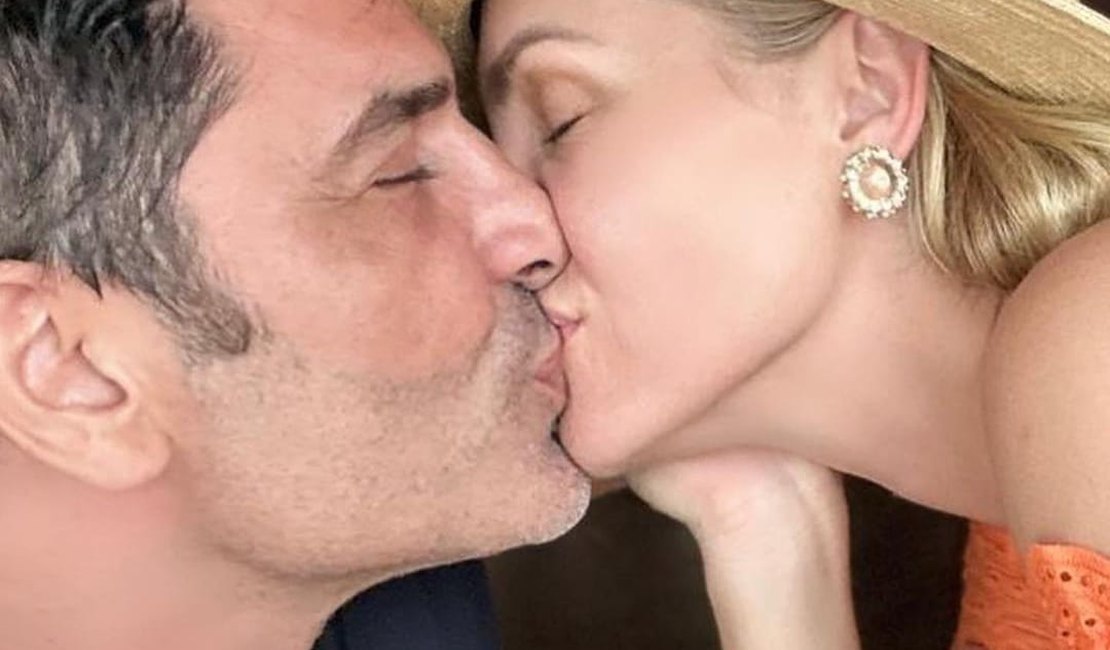 É oficial: Ana Hickmann confirma namoro com Edu Guedes