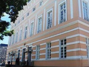 Após decisão do STF, número de vagas para deputados permanecem