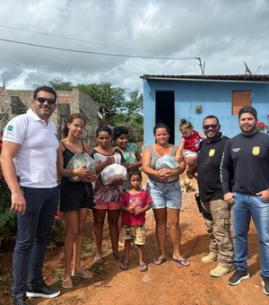 Policiais civis fazem doação de 500kg de alimento para comunidade local