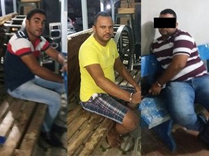 Dois homens são presos e menor é apreendido após roubo a carro no Agreste