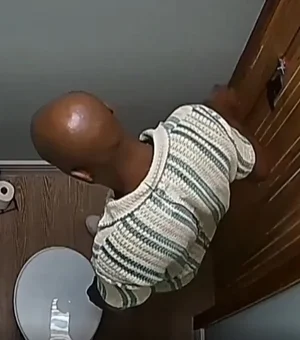 Casa do Patrão expõe participante urinando e gera polêmica na web