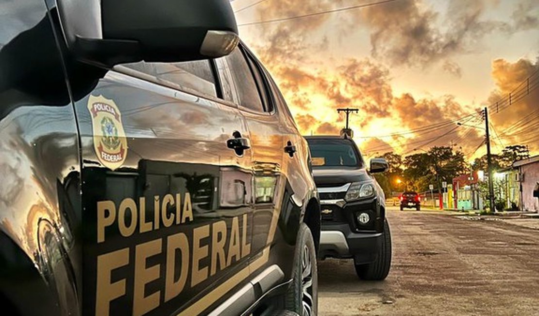 Mulher é alvo de operação da PF por fraudes na obtenção de benefícios previdenciários em Penedo