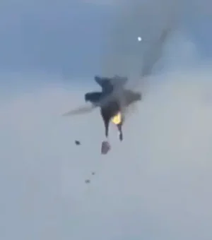 Dois caças colidem no ar e caem durante apresentação aérea nos EUA