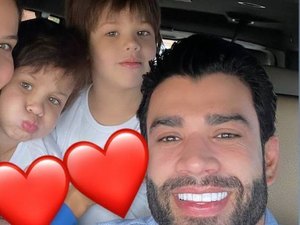 Andressa Suita fala sobre 1º dia de aula dos filhos: 'Foi tudo excelente'
