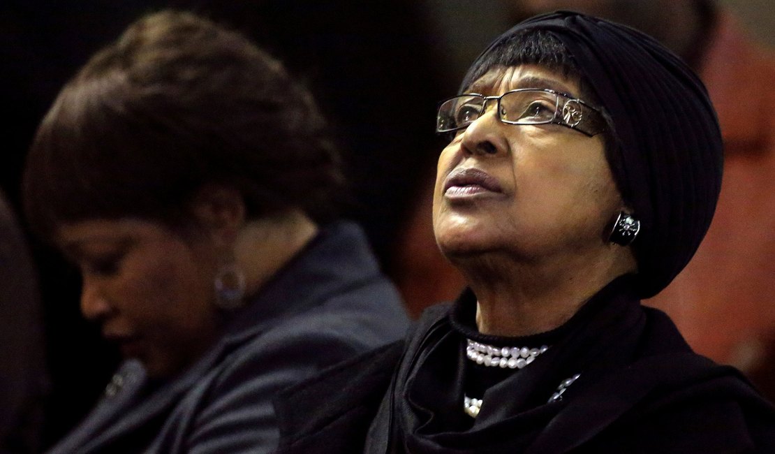 Winnie Mandela, militante sul-africana contra o apartheid, morre aos 81 anos