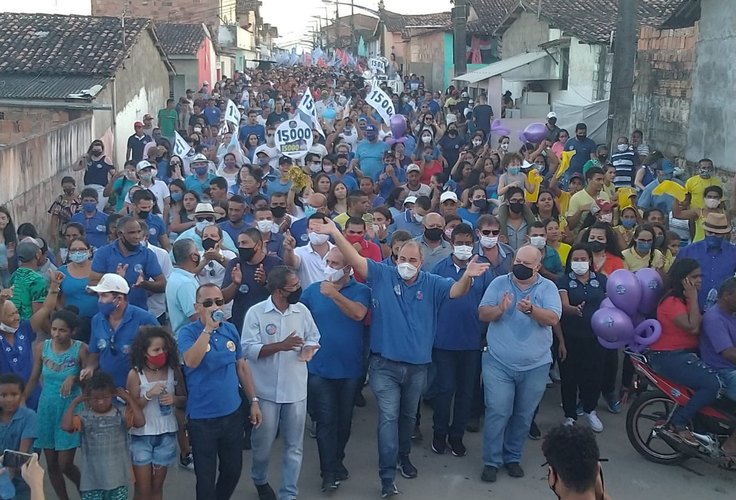 Um dia histórico para Messias; caminhada de Adelmo Júnior leva cerca de quatro mil pessoas às ruas da cidade