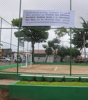 Moradores do Eustáquio Gomes ganham arena esportiva 