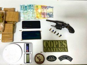 PM-AL apreende mais de 224 quilos de drogas e 32 armas em uma semana