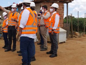 Prefeito de Craíbas e diretor do IMA/AL visitam obras do Projeto Serrote