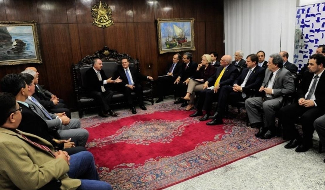 Renan vai criar comissão especial para atuar na defesa dos municípios