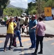 Indígenas voltam a bloquear BR-101 por prisão de motorista suspeito de atropelamento com morte