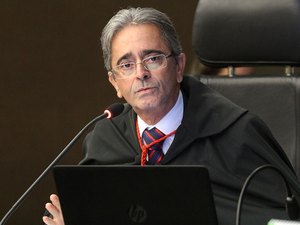 Sinteal deve aumentar número de servidores da educação trabalhando durante a greve