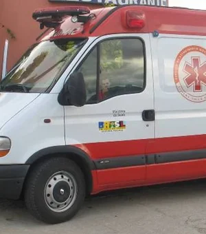 Motociclista fica ferido após colisão com carro em rotatória de Arapiraca