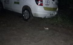 Carro do Conselho Tutelar fica atolado na zona rural de Arapiraca
