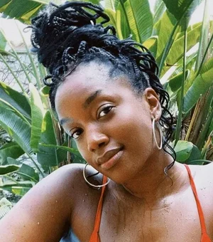 Saudades da ex? Iza aparece na retrospectiva musical de Yuri Lima