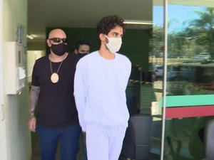 Justiça manda soltar amigo de estudante picado por naja