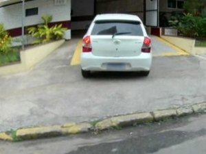 Diretor de presídio usa carro de governo para ir a motel