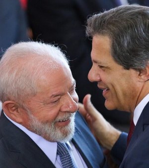 Lula dá bronca em Haddad após crise do Pix e diz que portarias sensíveis devem passar pelo Planalto